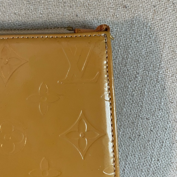 Louis Vuitton Vernis Lexington Monogram Clutch - Picture 7 of 15